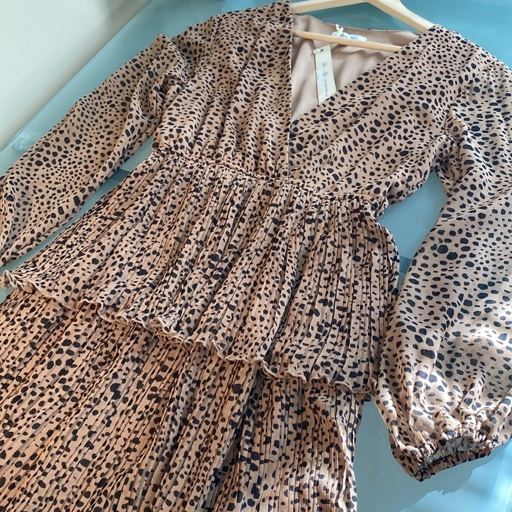 Animal Print Dress She & Sky Pleated Midi Dress Size S NEW - Picture 8 of 12
